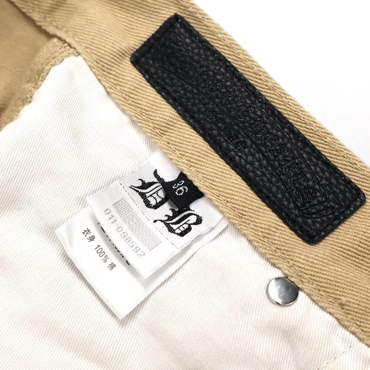 🅿️760 [Exclusive supply] CH Crow Heart Work Jeans are made of twill high-ounce washed denim fabric, exclusive CH-specific logging overalls style (non-Levis Vintage) custom-woven and dyed fabric, and the two-color cross is cowhide + sheepskin (all leather imported from Italy is custom-dyed separately, with consistent texture and no color difference). The stitch length, thread color, and wiring of the car are exactly the same. The inner lining is jacquard, with embroidery on the waist, 925 silver hardware, and heavy-duty washing and manual polishing. Size:30-32-34-36